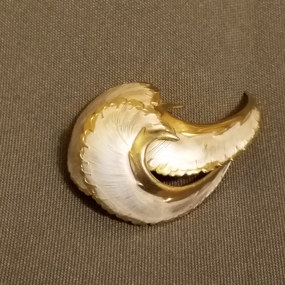 VTG Coro brooch brushed silver on gold tones seashell - Picture 4 of 9